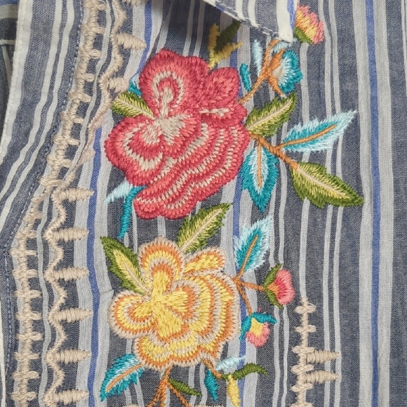 Karyn Seo Womens Tunic Top Shirt Handmade Button Down Floral Embroidered Medium - Picture 4 of 12